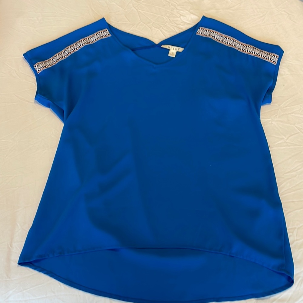 Short sleeve top